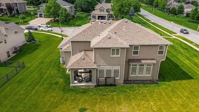23905 W 70th Terrace, Shawnee, KS 66226
