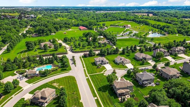 23905 W 70th Terrace, Shawnee, KS 66226