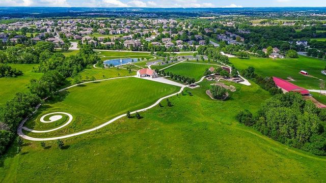 23905 W 70th Terrace, Shawnee, KS 66226