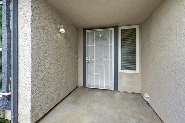 5717 Mount Hood Ct, Sacramento, CA 95842