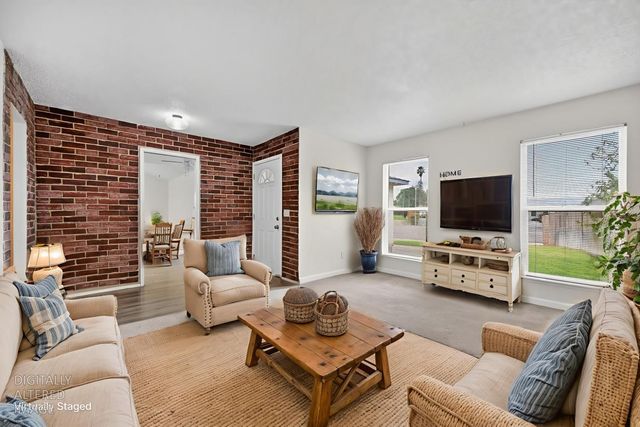 5717 Mount Hood Ct, Sacramento, CA 95842