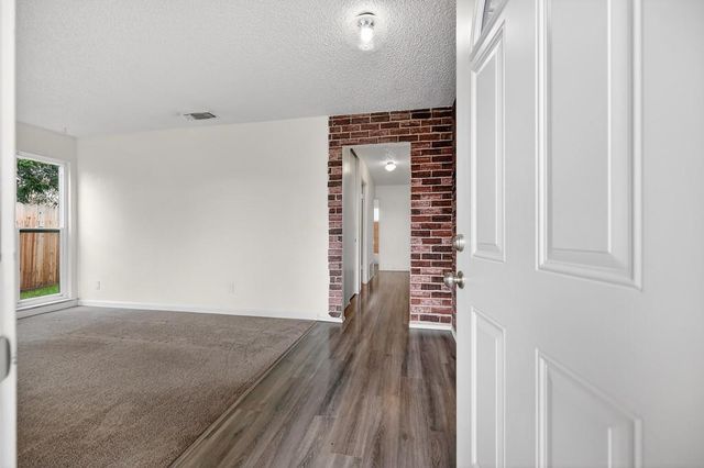 5717 Mount Hood Ct, Sacramento, CA 95842