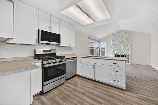 5717 Mount Hood Ct, Sacramento, CA 95842