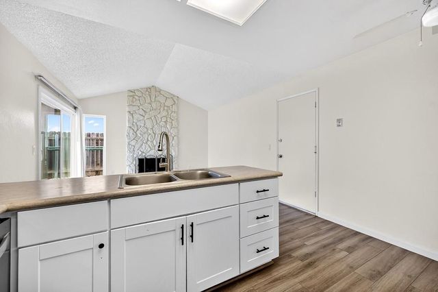 5717 Mount Hood Ct, Sacramento, CA 95842