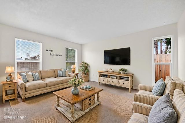 5717 Mount Hood Ct, Sacramento, CA 95842