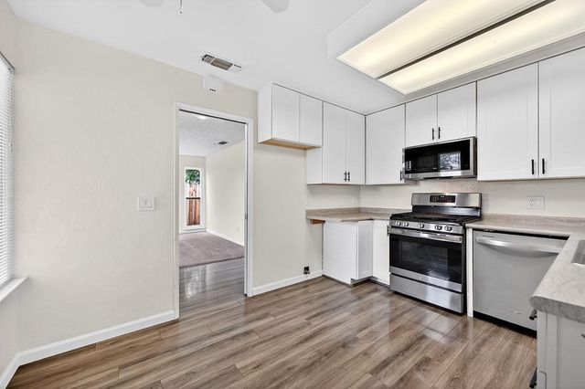 5717 Mount Hood Ct, Sacramento, CA 95842