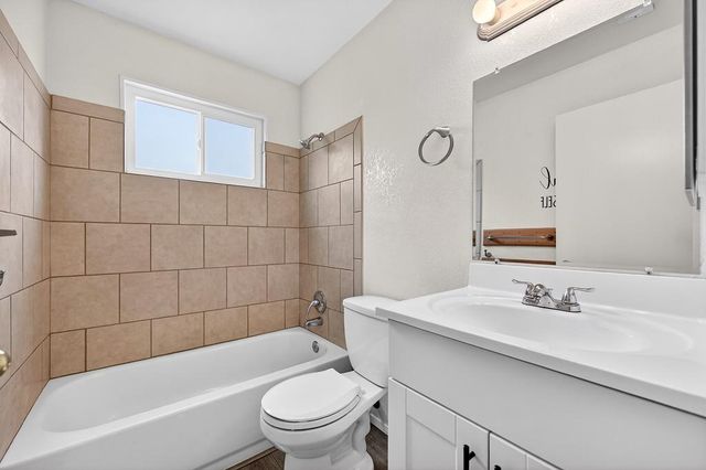 5717 Mount Hood Ct, Sacramento, CA 95842