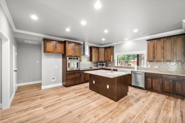 503 Curtis Road, Burleson, TX 76028