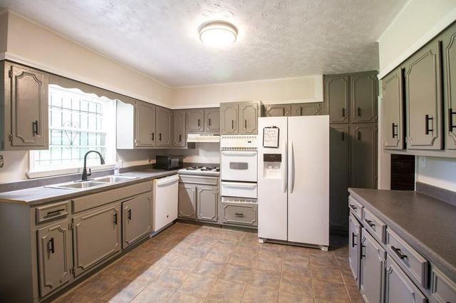 1558 BOULDERWOODS Drive SE, Atlanta, GA 30316