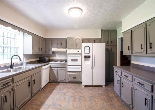 1558 BOULDERWOODS Drive SE, Atlanta, GA 30316