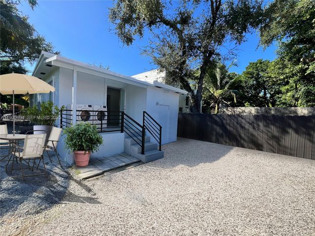 75 NE 70th St, Miami, FL 33138