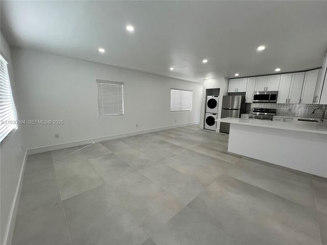 75 NE 70th St, Miami, FL 33138