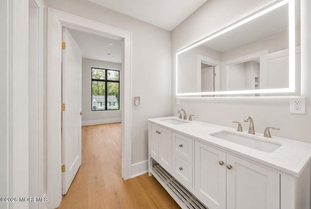 15 Hobart Street, Marlboro, NJ 07746