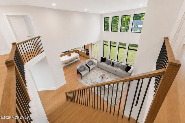 15 Hobart Street, Marlboro, NJ 07746