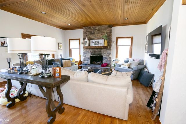 51244 Forster Lane, Shelby, MI 48316