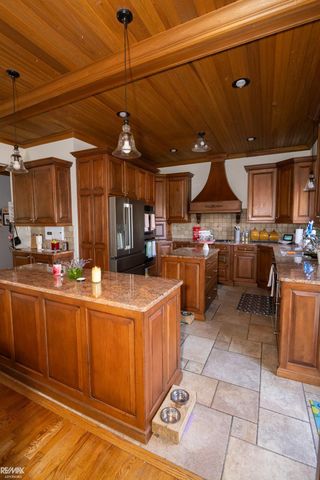 51244 Forster Lane, Shelby, MI 48316