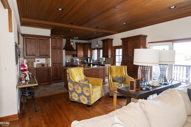 51244 Forster Lane, Shelby, MI 48316