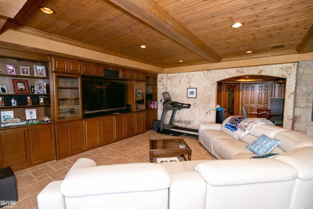 51244 Forster Lane, Shelby, MI 48316