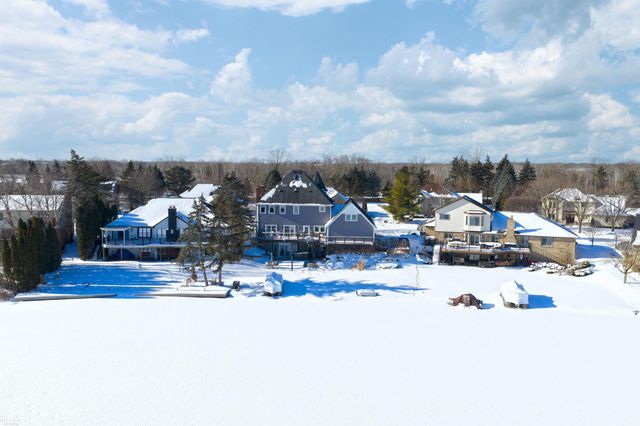 51244 Forster Lane, Shelby, MI 48316