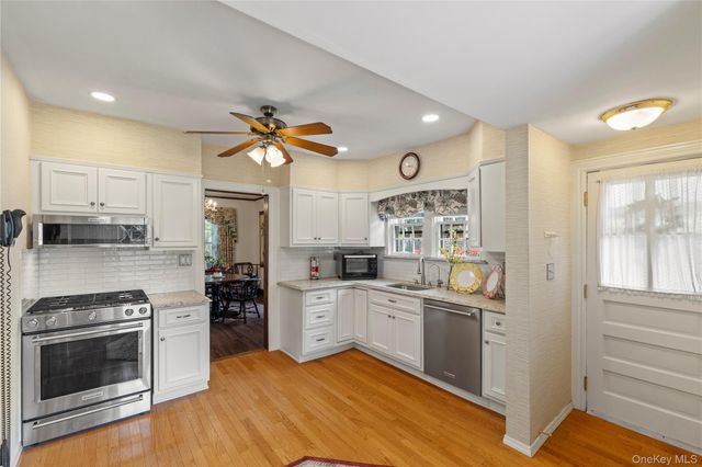 96 Meadow Street, Garden City, NY 11530