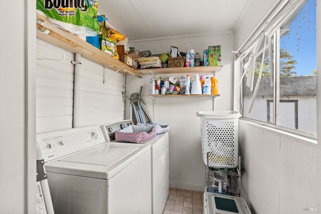 1301 Knob Hill Rd, Ukiah, CA 95482