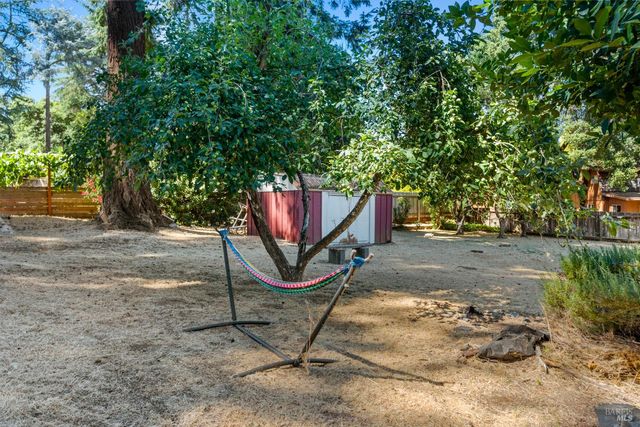 1301 Knob Hill Rd, Ukiah, CA 95482