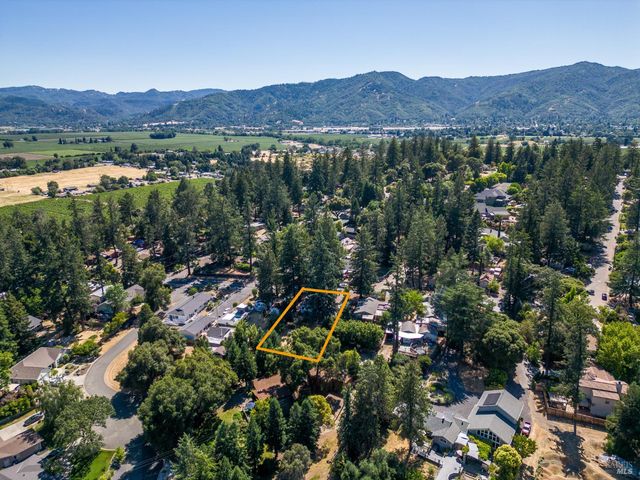 1301 Knob Hill Rd, Ukiah, CA 95482
