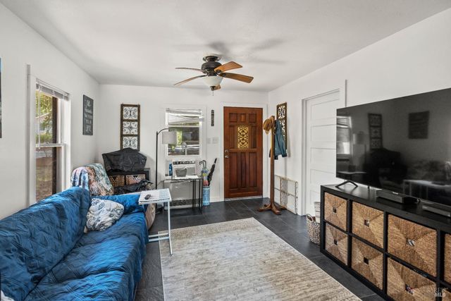 1301 Knob Hill Rd, Ukiah, CA 95482