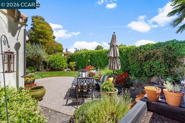 1086 Vista Pointe Cir, San Ramon, CA 94582