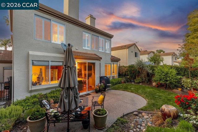 1086 Vista Pointe Cir, San Ramon, CA 94582