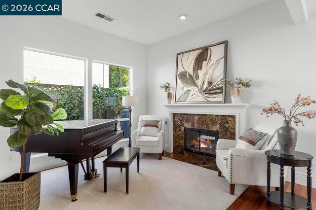 1086 Vista Pointe Cir, San Ramon, CA 94582