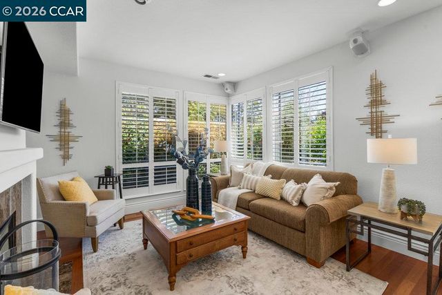 1086 Vista Pointe Cir, San Ramon, CA 94582