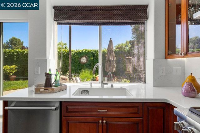 1086 Vista Pointe Cir, San Ramon, CA 94582