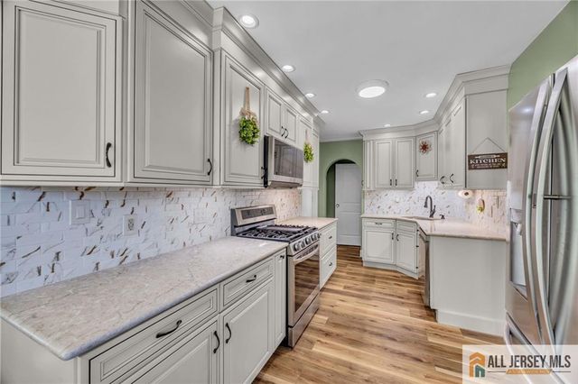 38 Simpson Avenue, Edison, NJ 08817