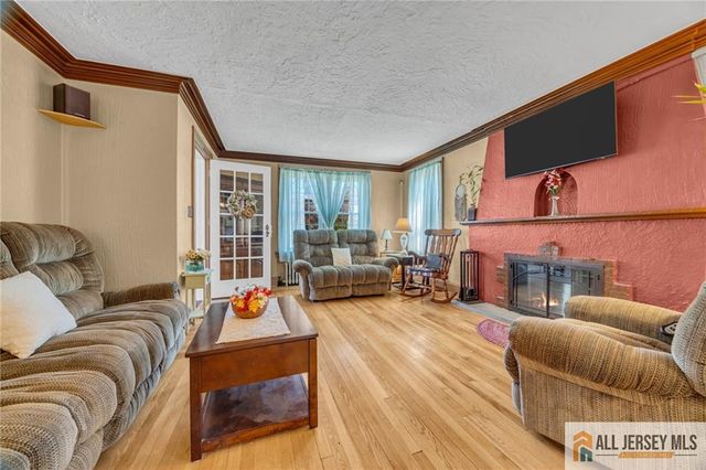 38 Simpson Avenue, Edison, NJ 08817