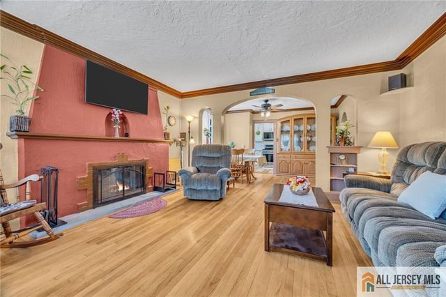 38 Simpson Avenue, Edison, NJ 08817