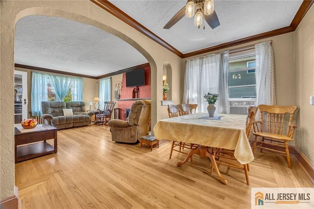 38 Simpson Avenue, Edison, NJ 08817