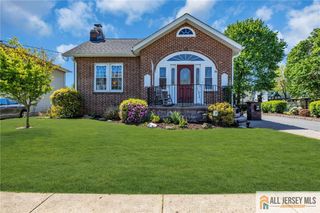 38 Simpson Avenue, Edison, NJ 08817