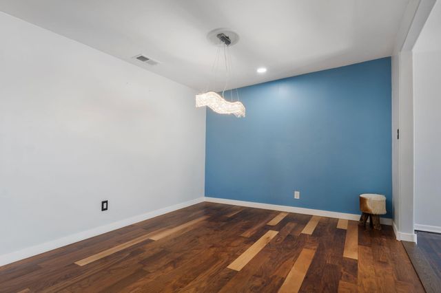2616 Mountain Road NW, Albuquerque, NM 87104