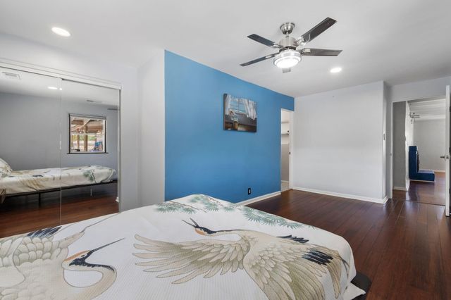 2616 Mountain Road NW, Albuquerque, NM 87104