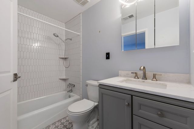 2616 Mountain Road NW, Albuquerque, NM 87104