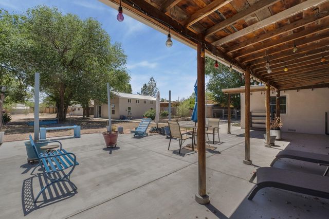 2616 Mountain Road NW, Albuquerque, NM 87104