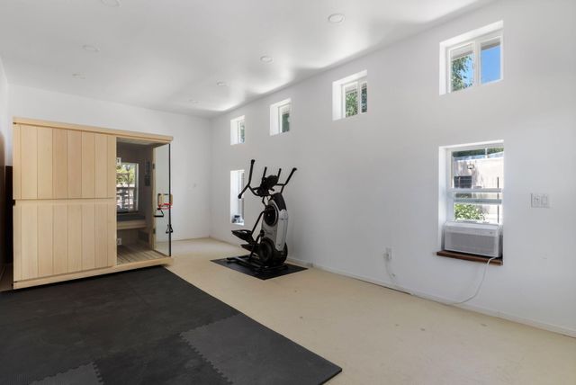 2616 Mountain Road NW, Albuquerque, NM 87104