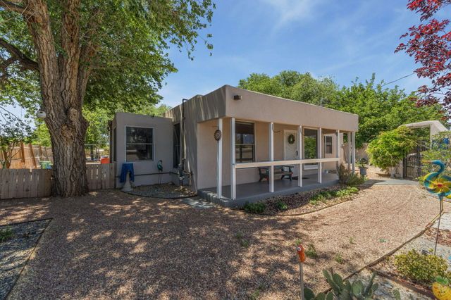 2616 Mountain Road NW, Albuquerque, NM 87104
