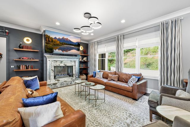 449 Canyon Springs Drive, Hixson, TN 37343