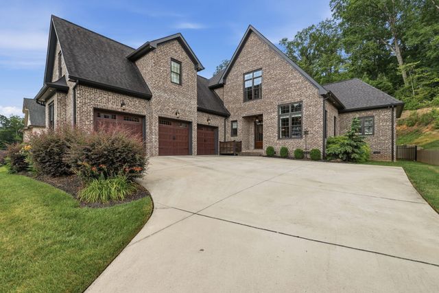 449 Canyon Springs Drive, Hixson, TN 37343