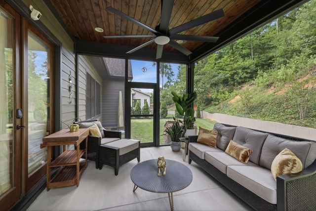 449 Canyon Springs Drive, Hixson, TN 37343