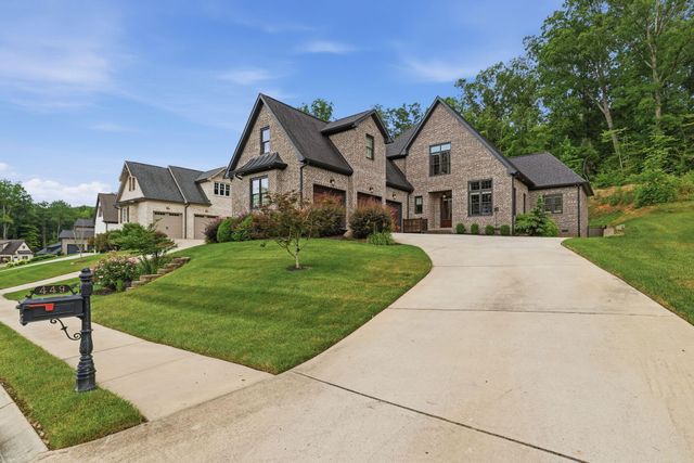 449 Canyon Springs Drive, Hixson, TN 37343