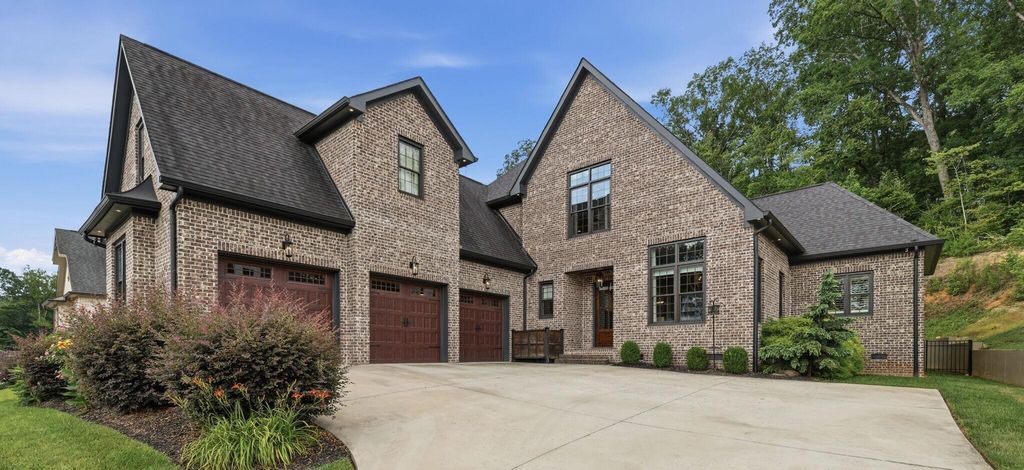 449 Canyon Springs Drive, Hixson, TN 37343