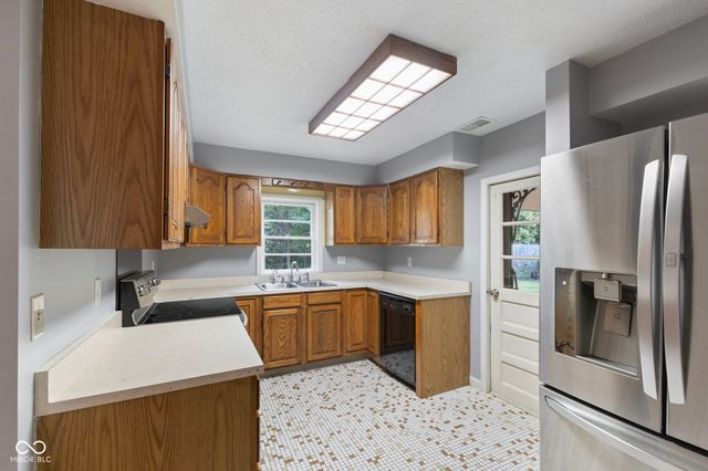 6038 E County Road 700 S, Plainfield, IN 46168